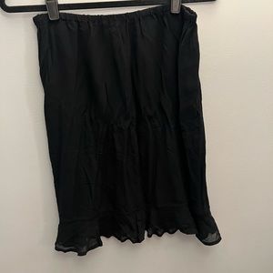 Flowy black mini skirt